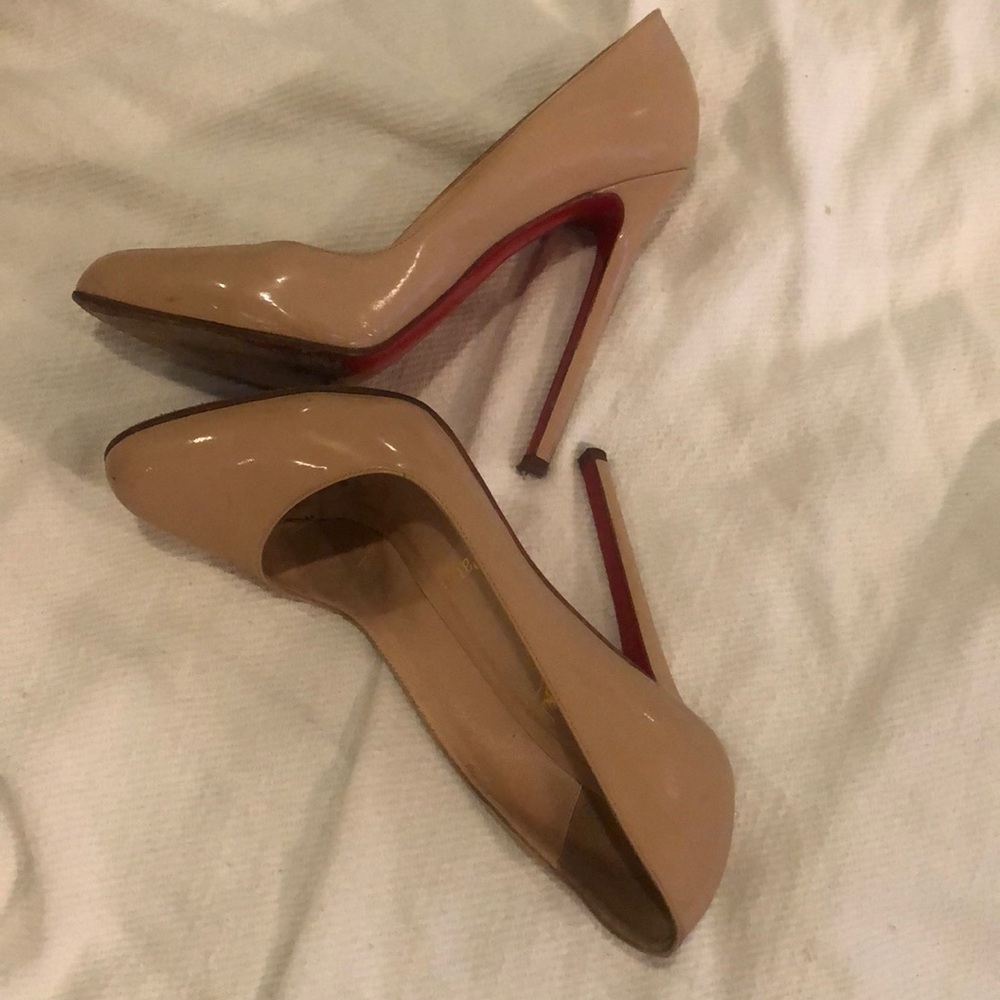 Authentic Christian Louboutin Cream Patent Clichy - Picture 4 of 8